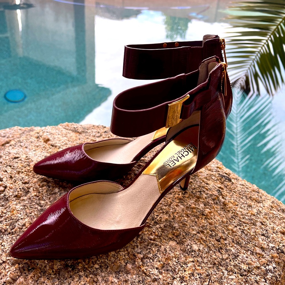 ❤️Michael Kors Guiliana Patent Mid Ankle Strap Heels in Claret❤️